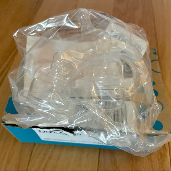 Dr Brown’s Wide Neck Nipples, Level 2 (3mos+) 6pk - Picture 4 of 4